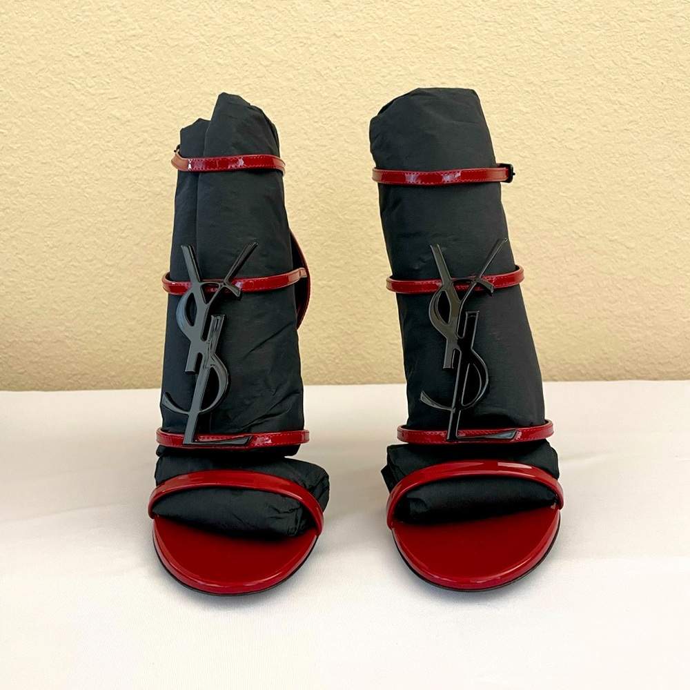 NEW YSL 100 Cassandra Patent Leather Sandal in Hot Red/Black. Size EU 37